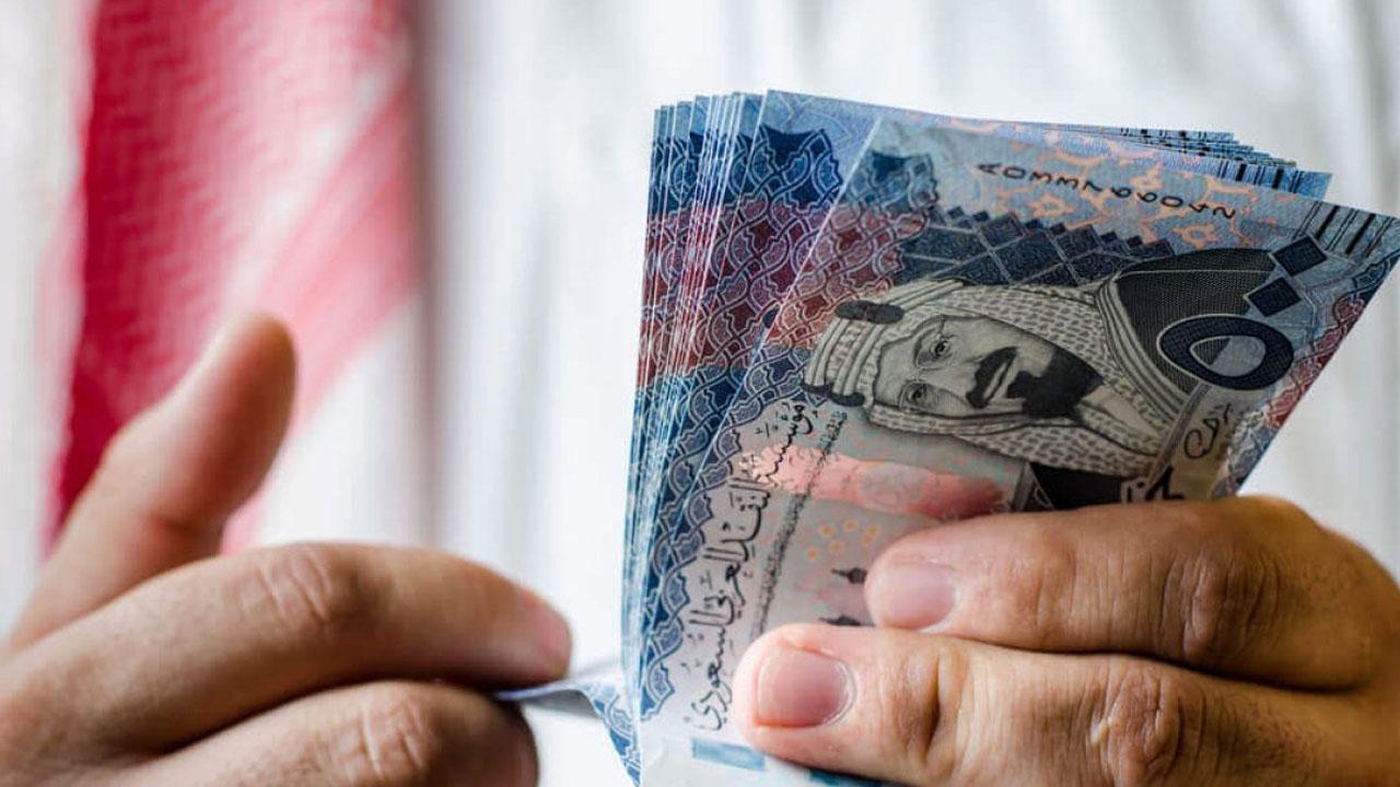 موعد صرف رواتب العاملين بالمملكة، خطوات الاستعلام عن رواتب شهر أبريل في السعودية